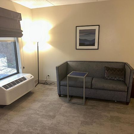 Hampton Inn Doylestown Warrington Екстериор снимка
