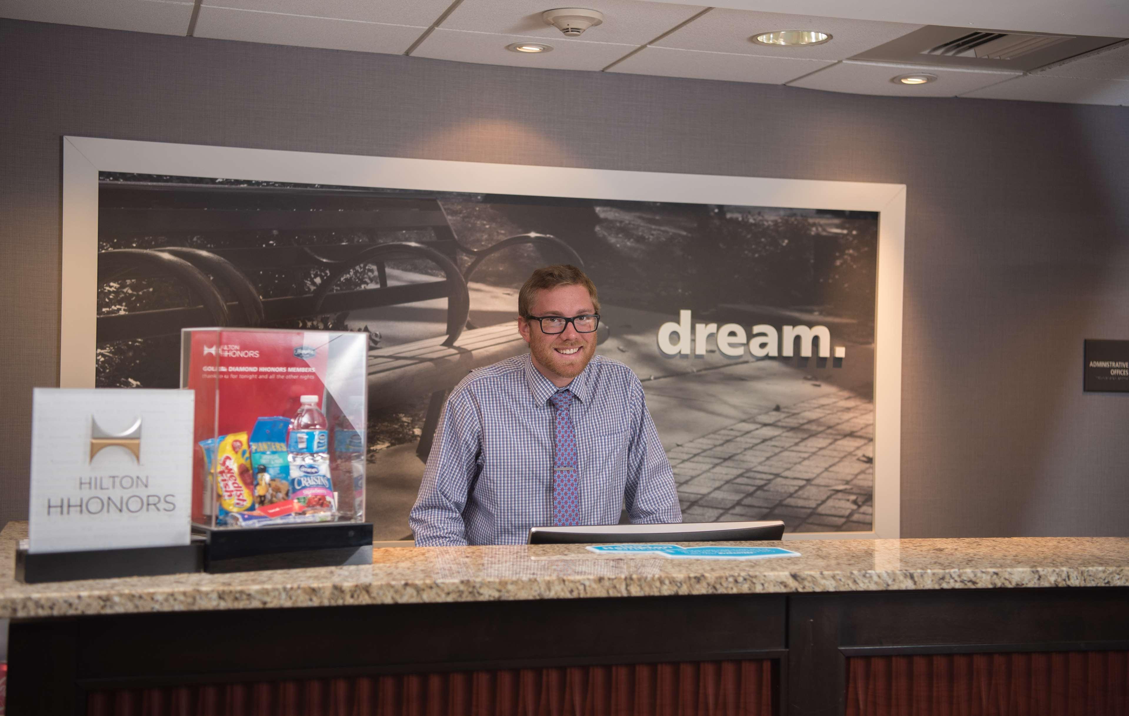 Hampton Inn Doylestown Warrington Екстериор снимка