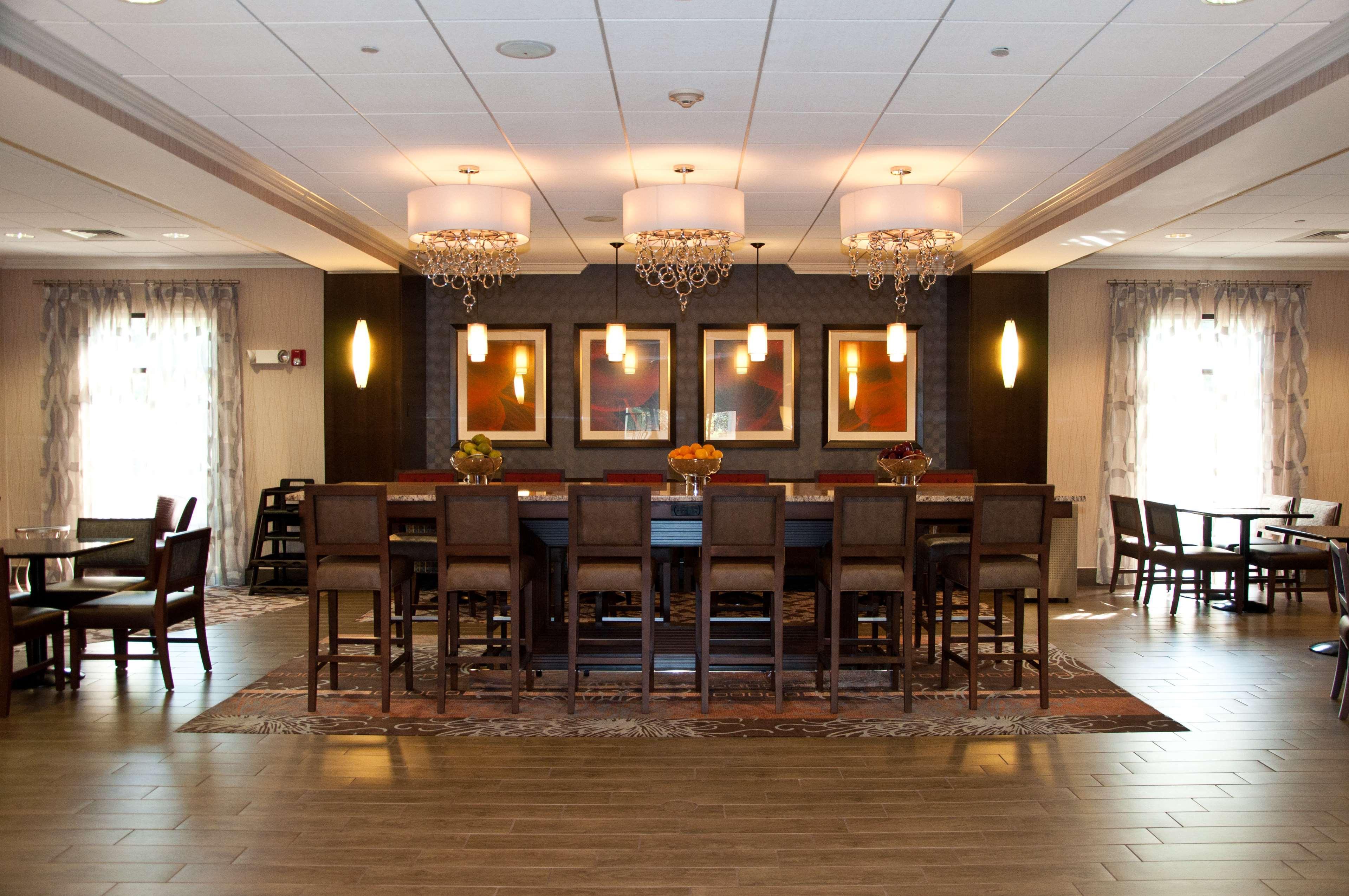Hampton Inn Doylestown Warrington Екстериор снимка