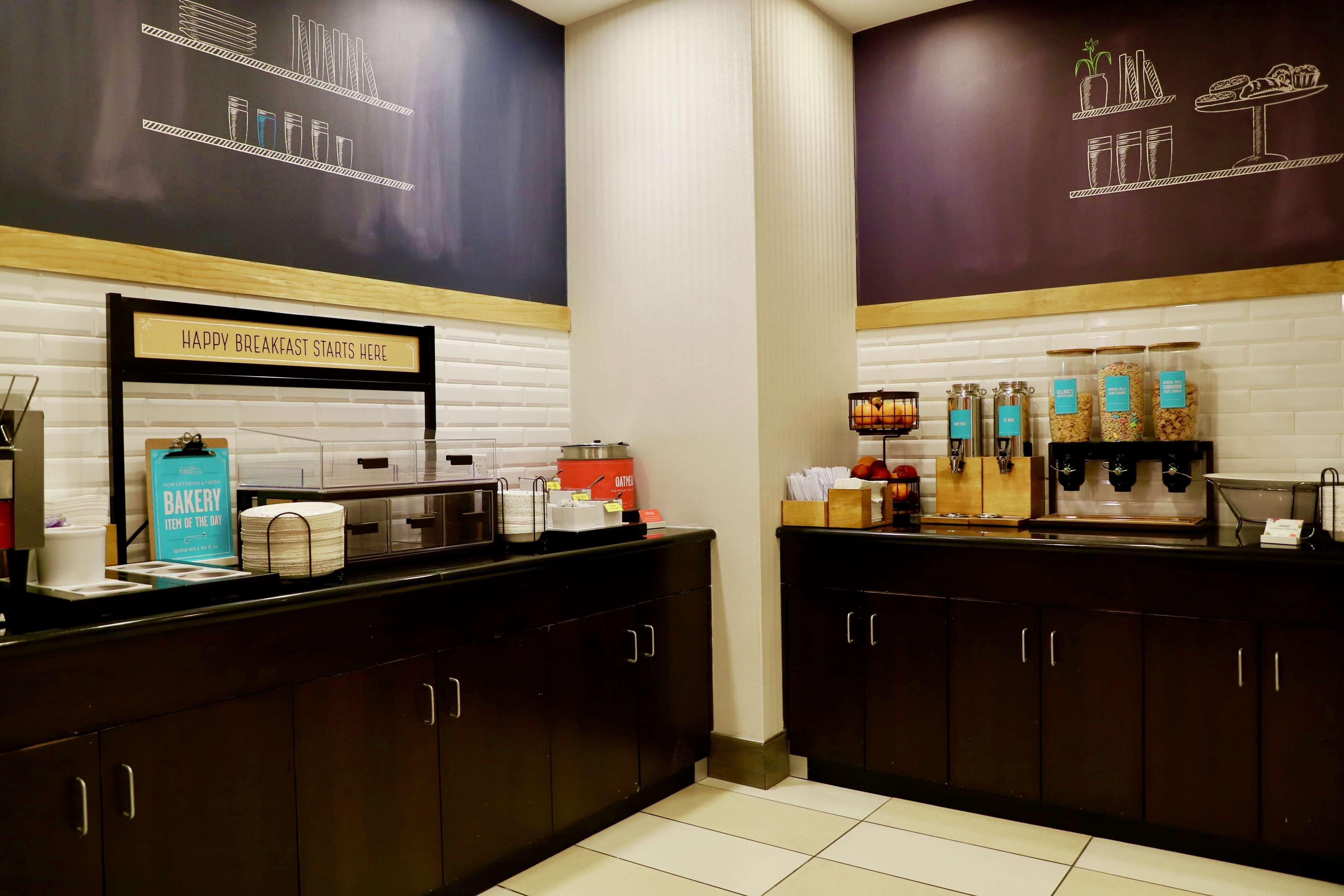 Hampton Inn Doylestown Warrington Екстериор снимка