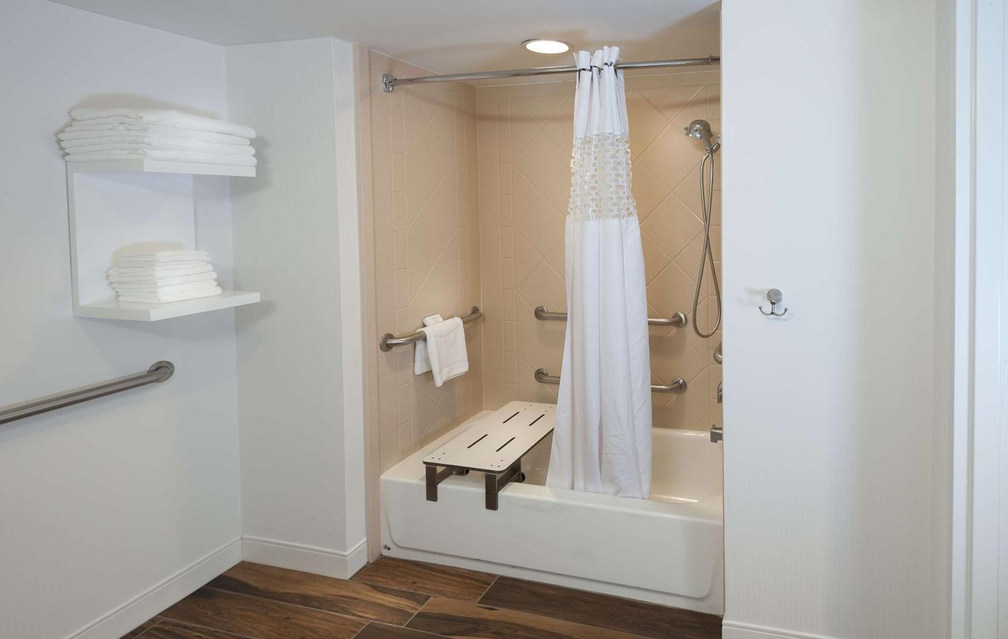 Hampton Inn Doylestown Warrington Екстериор снимка
