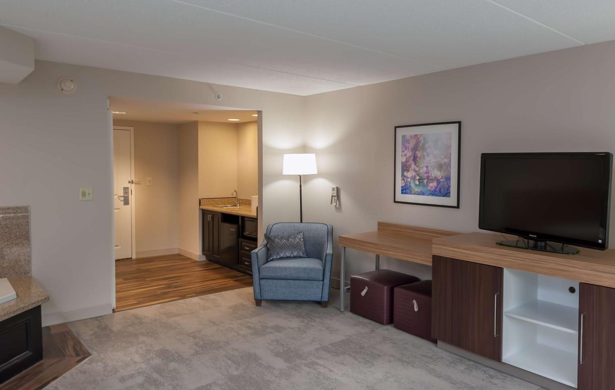Hampton Inn Doylestown Warrington Екстериор снимка