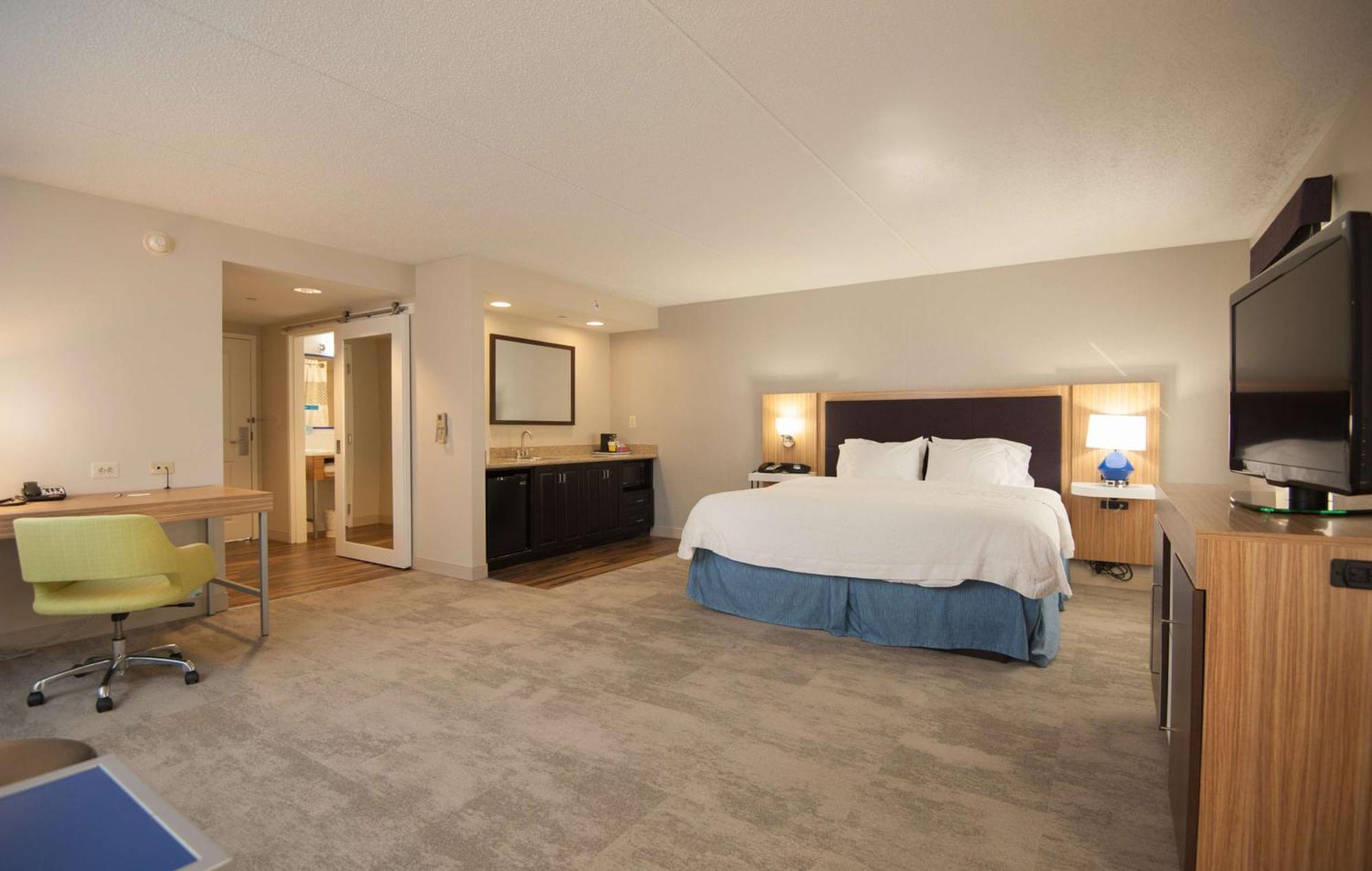 Hampton Inn Doylestown Warrington Екстериор снимка
