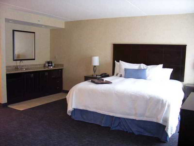 Hampton Inn Doylestown Warrington Стая снимка